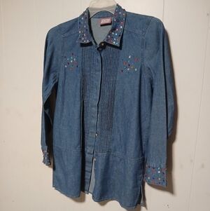 Premier international for ladies Button down jean shirt. Size Small